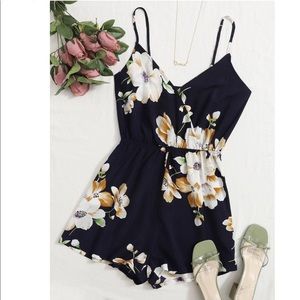 🍃LAST 1 LG💕NWT Black & White Floral Slip Romper